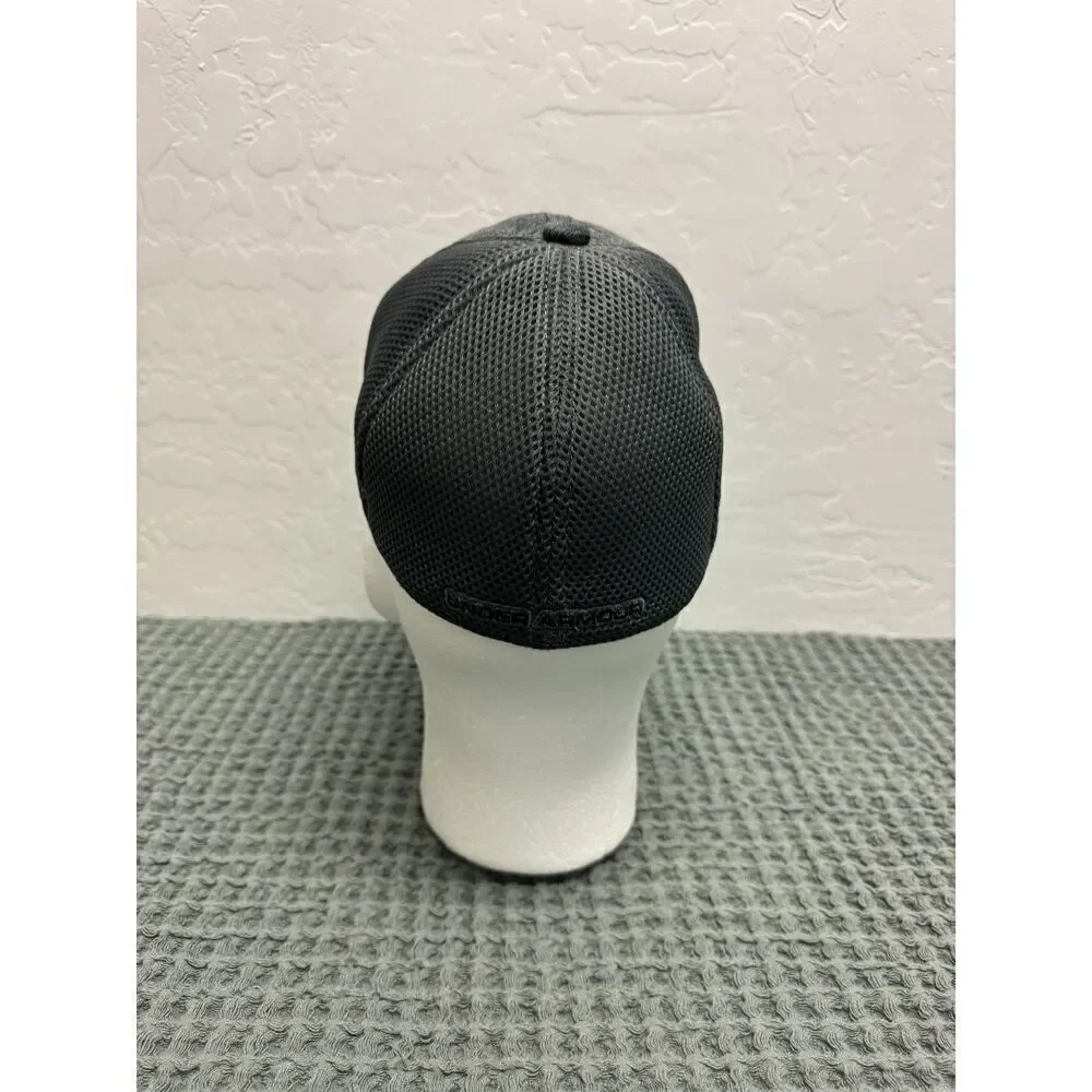Under Armour Black Fitted Cap‎ Classic Style Youth Small Medium